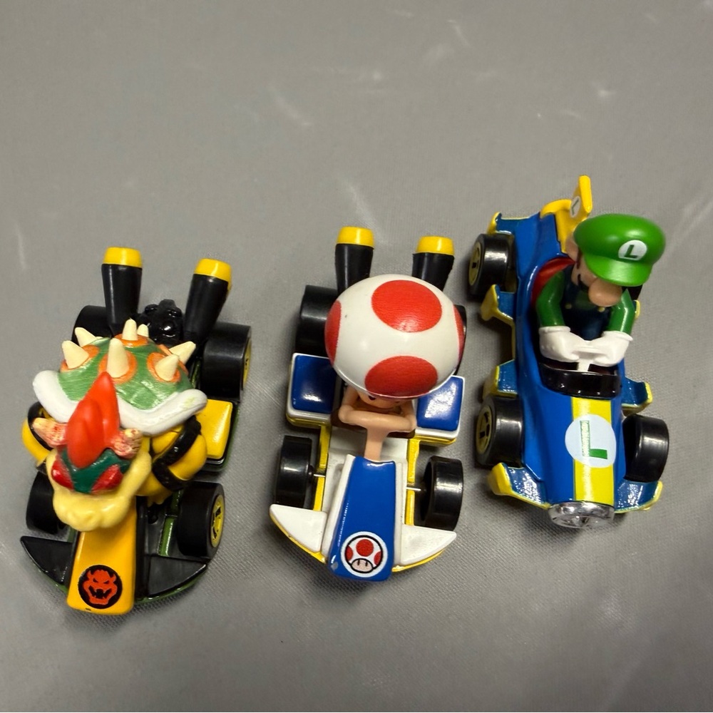 Hot Wheels Mario Kart Lot of 3 Cars – Bowser, Luigi & Toad